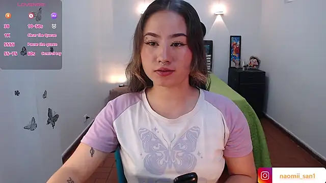 naomii san online show from September 2025 10:04:02 PM