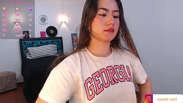naomii san online show from October 2025 08:55:02 PM
