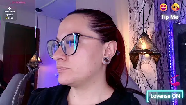 Zami Escobar of online show from April 2026 04:52:01 PM