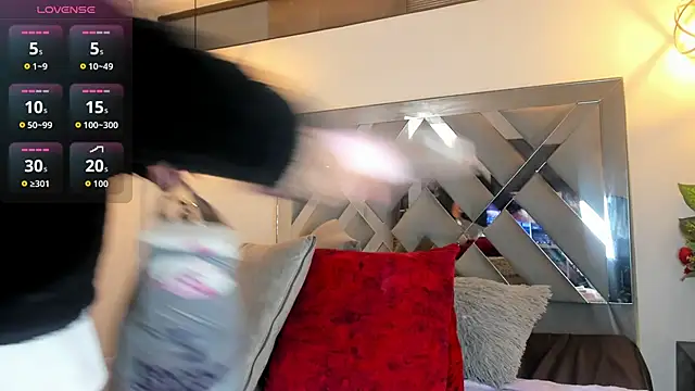 Candy Hott7 online show from November 2025 07:58:02 PM