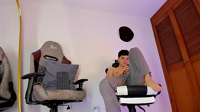 sotooliver3 online show from September 2025 08:14:01 PM