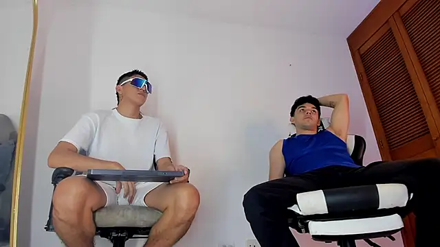 sotooliver3 online show from January 2026 07:52:01 PM