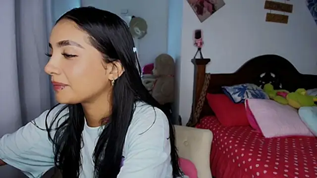 mia yireth online show from October 2025 12:51:02 AM