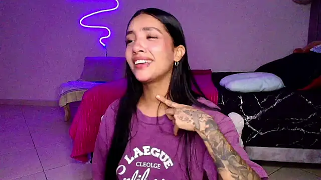 mia yireth online show from April 2026 09:34:01 PM