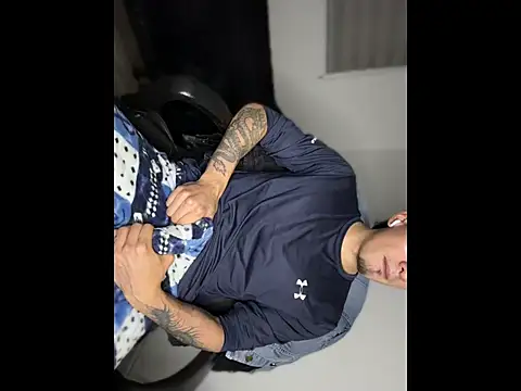 Juliopaspi online show from April 2026 03:53:02 AM