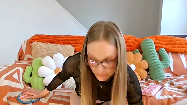 annadelrae444 online show from April 2026 01:46:02 PM