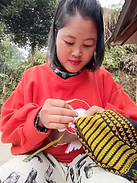 maycuc123 online show from December 2025 01:43:02 AM