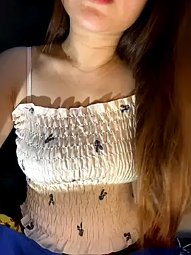 Snapshot of Hinne07 chatting on November 2025 12:44:01 AM Hinne07 online show from November 2025 12:44:01 AM