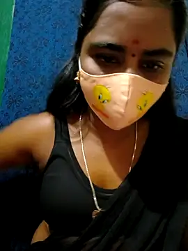 mini-queen online show from September 2025 01:33:01 PM