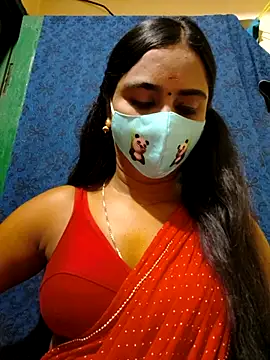 mini-queen online show from October 2025 06:08:01 PM