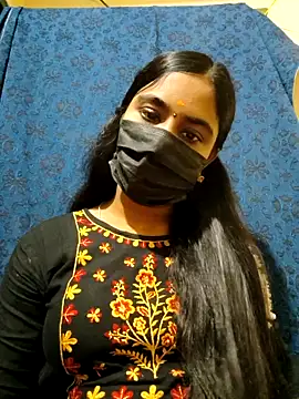 mini-queen online show from December 2025 03:30:02 PM