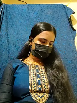 mini-queen online show from April 2026 12:33:01 PM