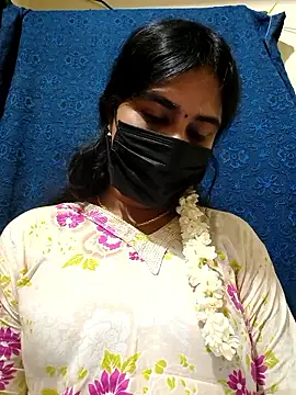 mini-queen online show from May 2026 03:30:01 PM