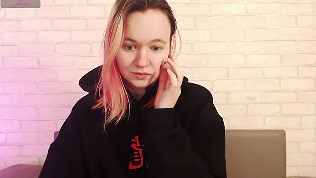 Ericha Stone online show from March 2026 01:34:02 AM