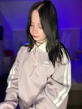 YourLittleDevil online show from April 2026 05:24:02 AM