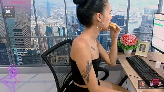 Snapshot of vanesa19_ chatting on November 2025 02:18:02 PM vanesa19 online show from November 2025 02:18:02 PM