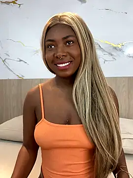 Snapshot of emily_browne chatting on October 2025 07:25:02 PM emily browne online show from October 2025 07:25:02 PM