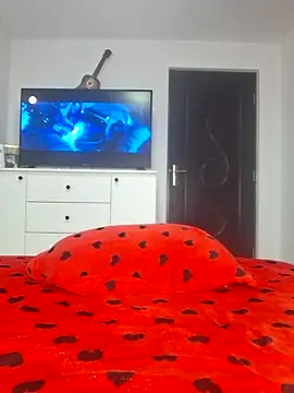 Fluturas2 online show from September 2025 10:33:02 PM