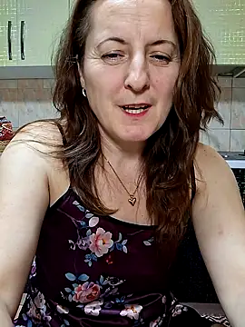 Fluturas2 online show from November 2025 10:14:02 PM