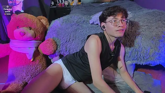 Lunarie  online show from March 2026 02:19:01 AM