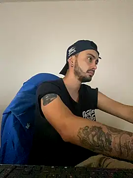 Snapshot of cristopher_wallacee chatting on October 2025 10:32:01 PM cristopher wallacee online show from October 2025 10:32:01 PM