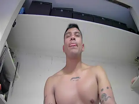 Romario28 online show from October 2025 12:27:01 AM