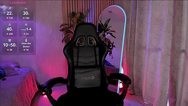 emma       online show from November 2025 09:36:01 PM