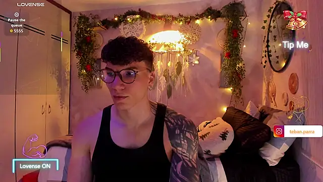 Snapshot of estebandi_do chatting on December 2025 10:43:01 AM estebandi do online show from December 2025 10:43:01 AM