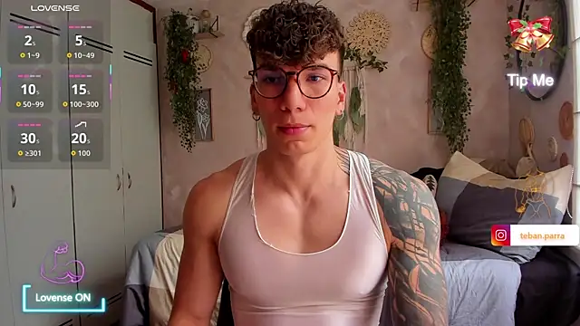 Snapshot of estebandi_do chatting on January 2026 08:43:02 PM estebandi do online show from January 2026 08:43:02 PM