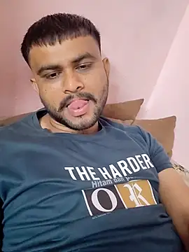 Snapshot of Frvgggghh chatting on February 2026 03:27:02 AM Frvgggghh online show from February 2026 03:27:02 AM