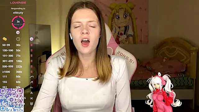 VibeQueenLucy online show from October 2025 02:07:01 PM