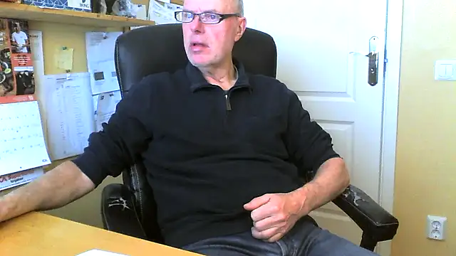 Snapshot of Klipparn chatting on March 2026 07:34:02 AM Klipparn online show from March 2026 07:34:02 AM