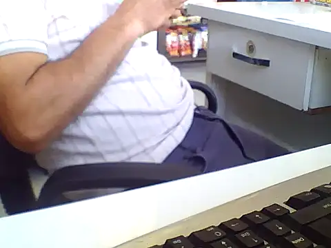 Snapshot of AMCIKSEVER42 chatting on November 2025 09:31:02 AM AMCIKSEVER42 online show from November 2025 09:31:02 AM