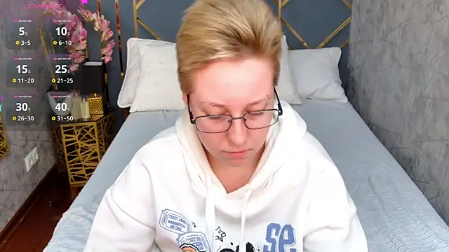 AlexandraGreen online show from October 2025 03:57:02 PM