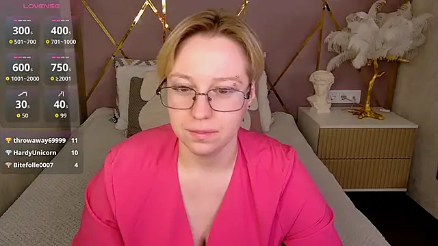 Snapshot of AlexandraGreen chatting on April 2026 02:49:02 AM AlexandraGreen online show from April 2026 02:49:02 AM