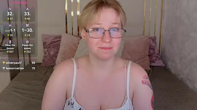 Snapshot of AlexandraGreen chatting on May 2026 12:29:02 AM AlexandraGreen online show from May 2026 12:29:02 AM