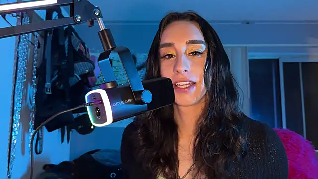 xoFrankie online show from April 2026 03:48:01 AM