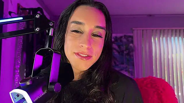 xoFrankie online show from April 2026 01:00:01 AM