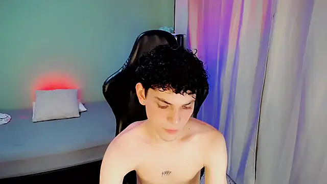 Snapshot of dilan_hott_ chatting on September 2025 08:32:01 PM dilan hott online show from September 2025 08:32:01 PM