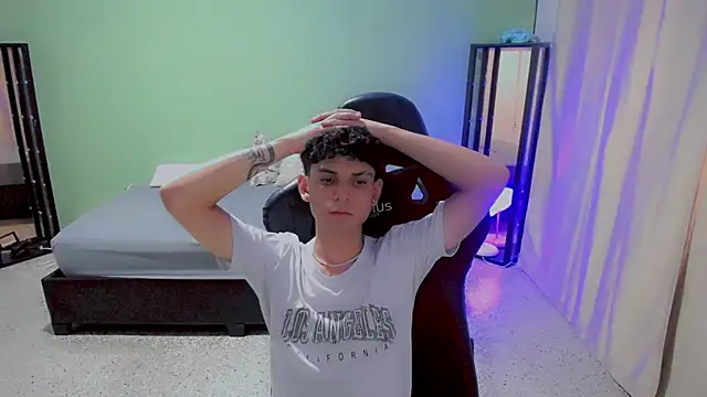 Snapshot of dilan_hott_ chatting on September 2025 09:15:02 PM dilan hott online show from September 2025 09:15:02 PM