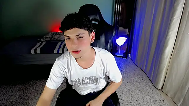 Snapshot of dilan_hott_ chatting on October 2025 08:16:02 PM dilan hott online show from October 2025 08:16:02 PM