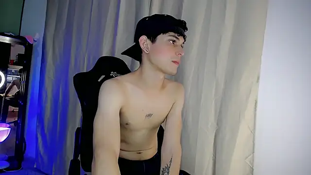 Snapshot of dilan_hott_ chatting on October 2025 08:20:02 PM dilan hott online show from October 2025 08:20:02 PM