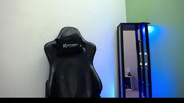 dilan hott  online show from January 2026 08:11:02 PM