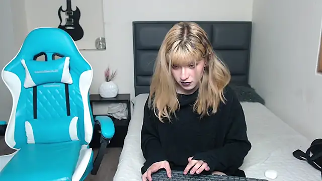 Amnesia  online show from October 2025 01:04:02 PM