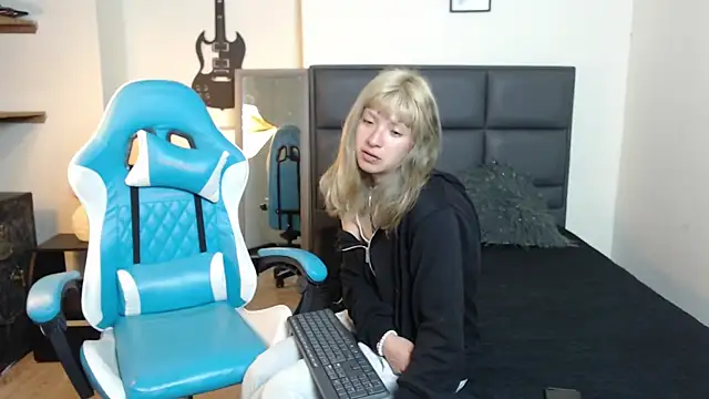 Amnesia  online show from November 2025 12:55:01 PM