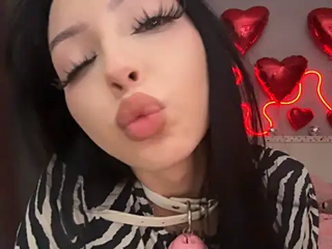 Lina Thornton  online show from July 2026 04:27:02 PM