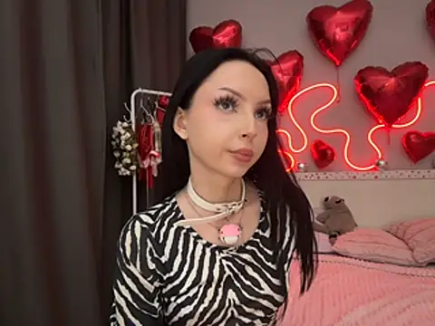 Lina Thornton  online show from July 2026 08:52:02 PM