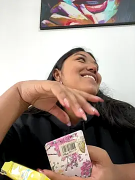 SharaRous online show from December 2025 11:39:02 AM