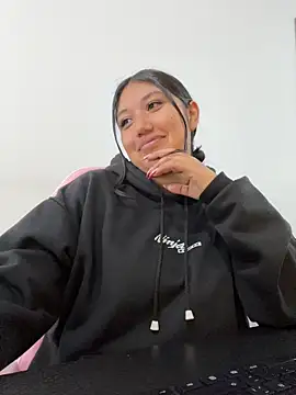 SharaRous online show from February 2026 03:19:02 PM