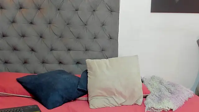 Snapshot of nahiroby_ebony chatting on May 2026 05:19:01 PM nahiroby ebony online show from May 2026 05:19:01 PM